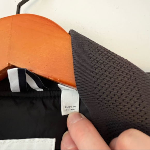 Lacoste Black Quilted Vest Size Large - Picture 8 of 10